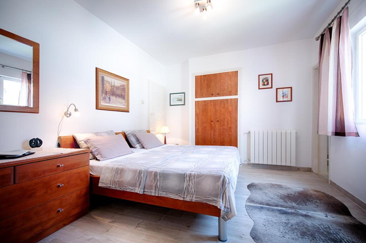 Villa Kamenica Komiža Екстериор снимка