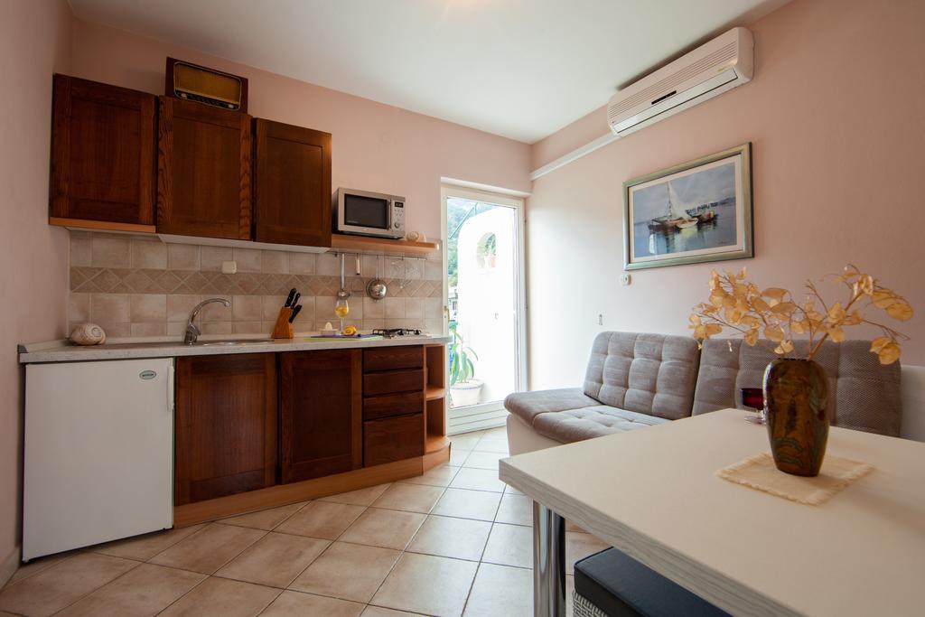 Villa Kamenica Komiža Стая снимка