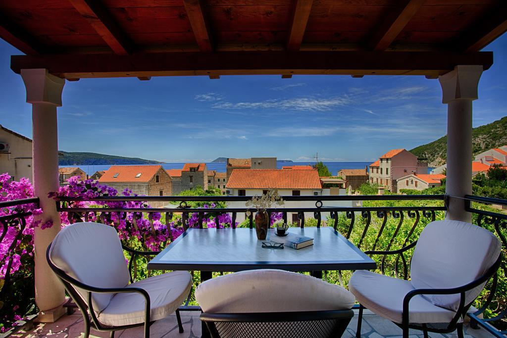 Villa Kamenica Komiža Стая снимка