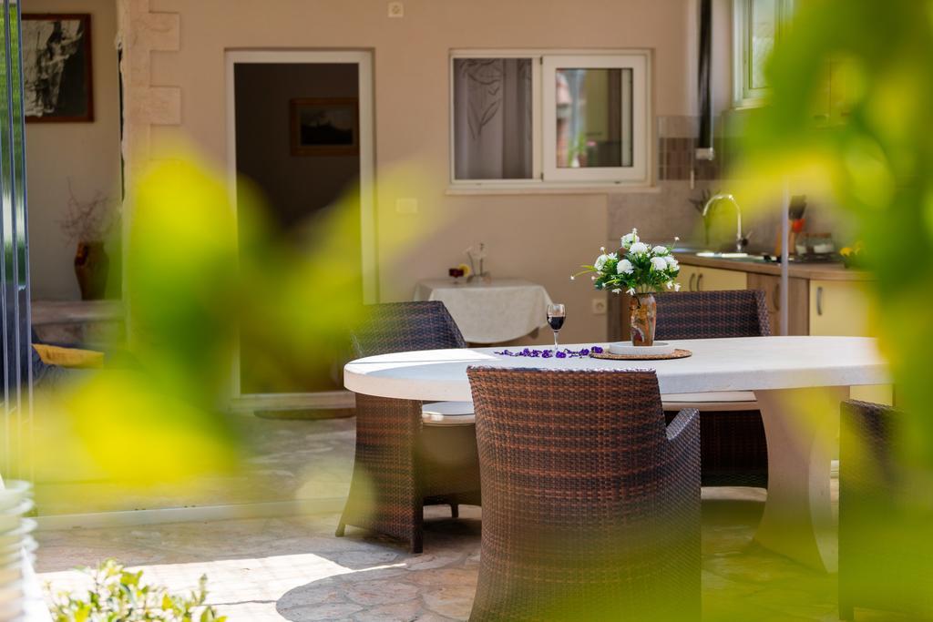 Villa Kamenica Komiža Екстериор снимка