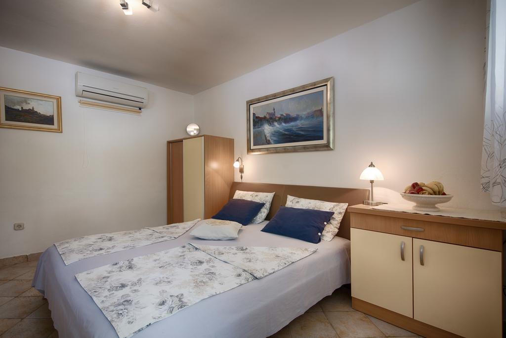 Villa Kamenica Komiža Екстериор снимка